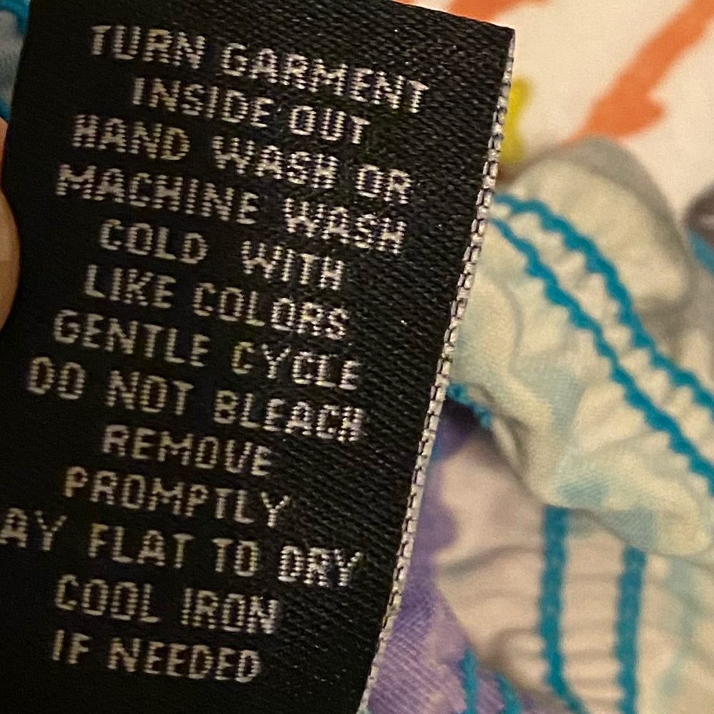 Precious Multi Colored Top With Detail, Size L , … - image 7